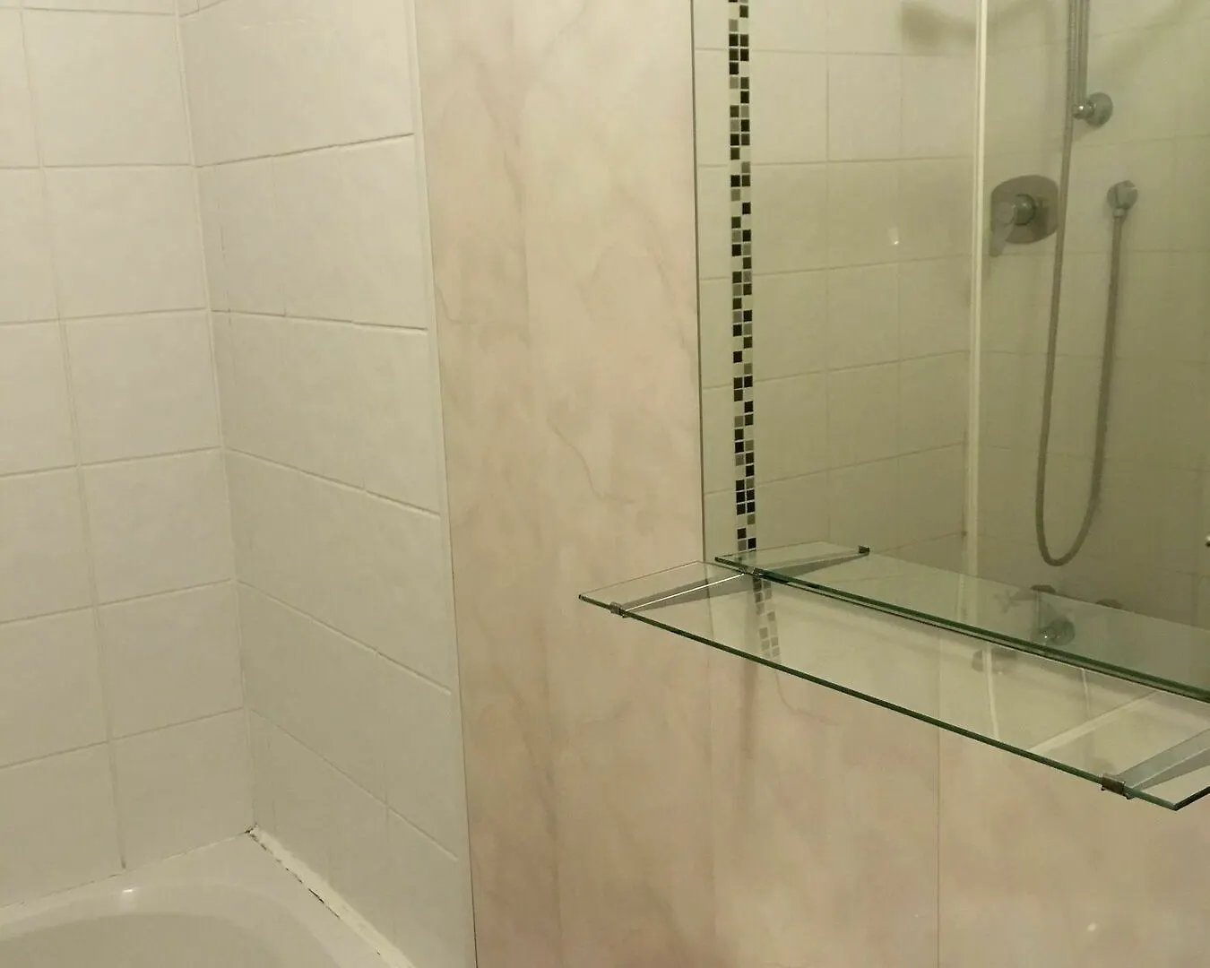 Dublin North Apartment 0*,